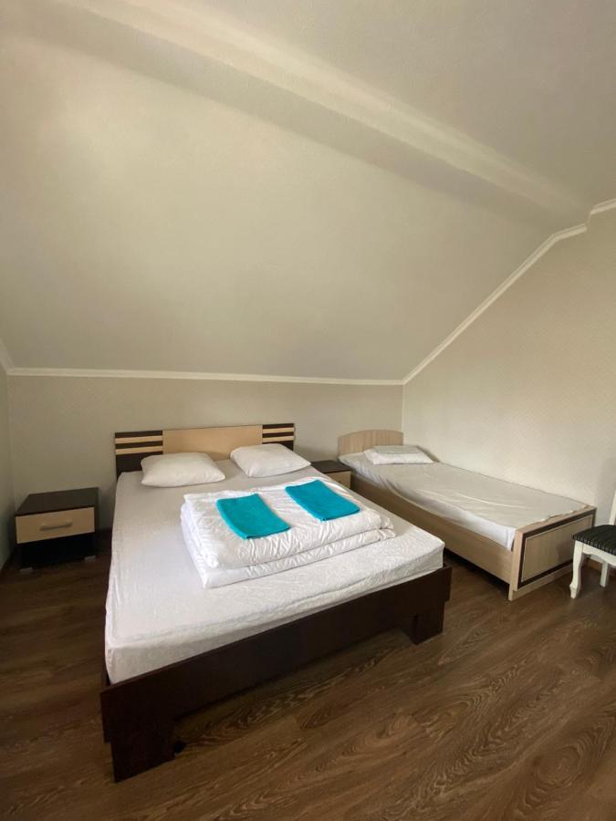 Vip Hostel Mukacheve Bagian luar foto