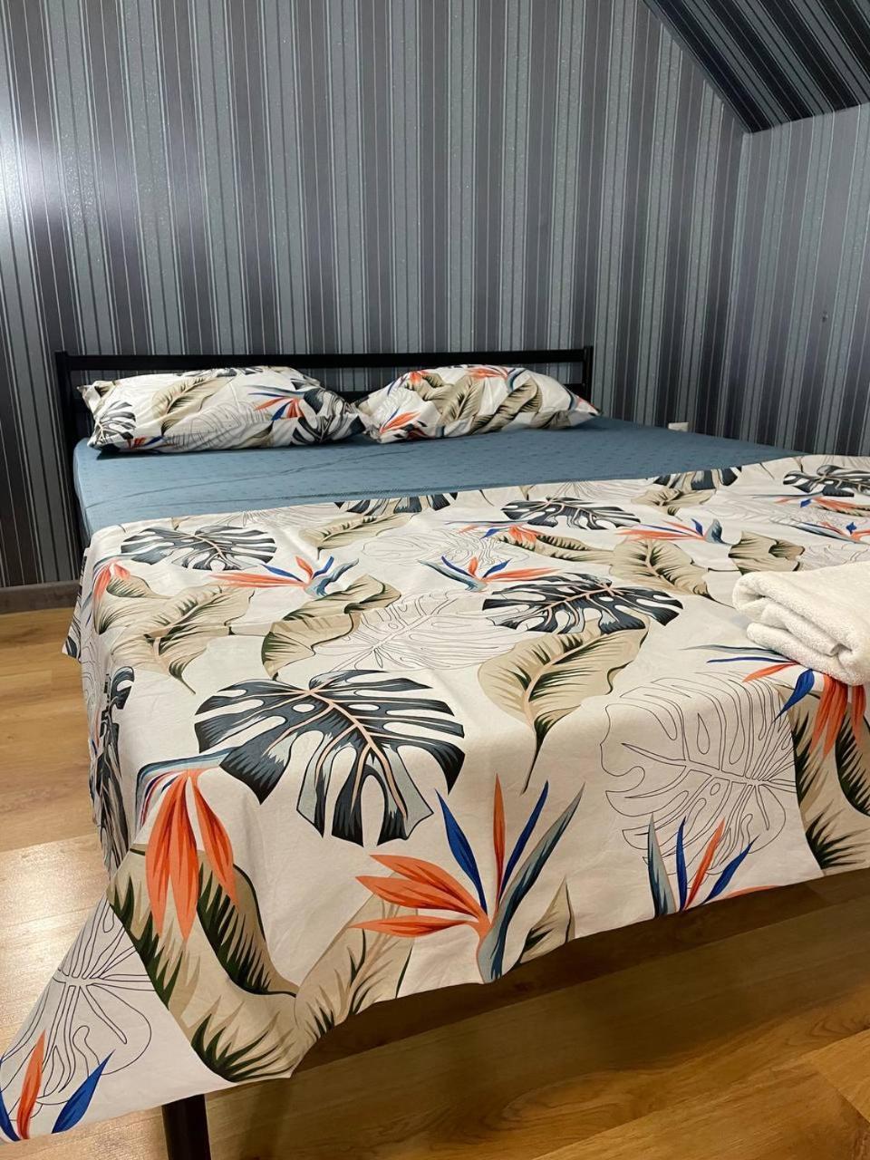 Vip Hostel Mukacheve Bagian luar foto