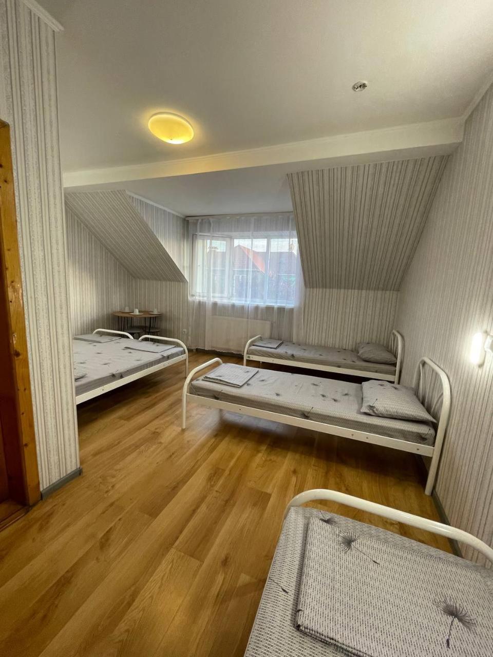 Vip Hostel Mukacheve Bagian luar foto