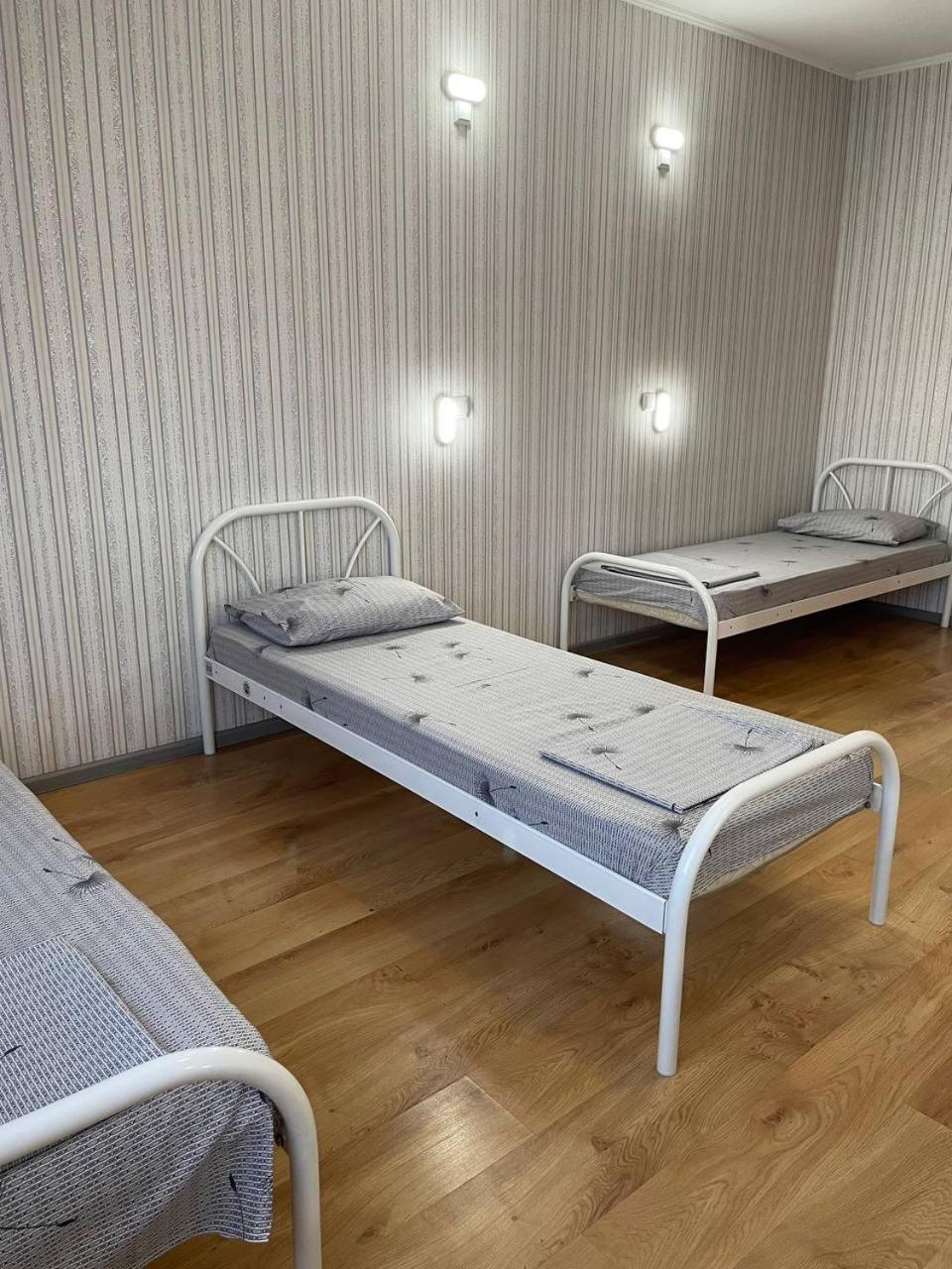 Vip Hostel Mukacheve Bagian luar foto